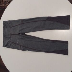 NEW Under Armour Compression Running Capri Pants Size XS